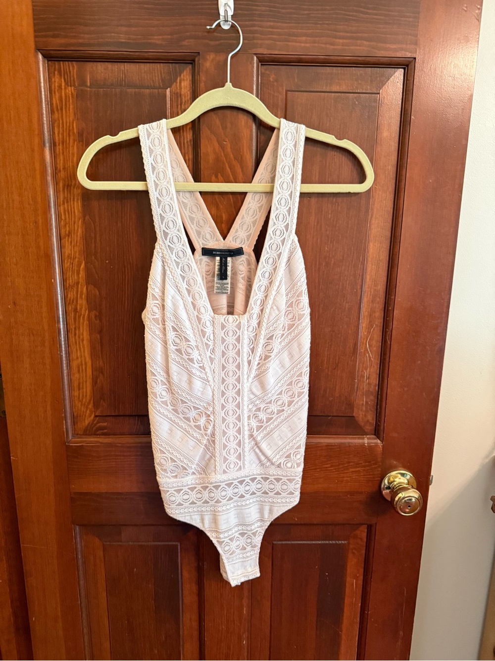 BCBGMAXAZRIA Ivory Lace Plunging Bodysuit — Size Large